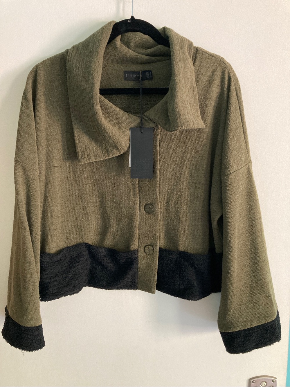 NWT LUUKAA 2 Samantha Cropped Jacket Cardigan Khaki Olive Black Lagenlook US 10